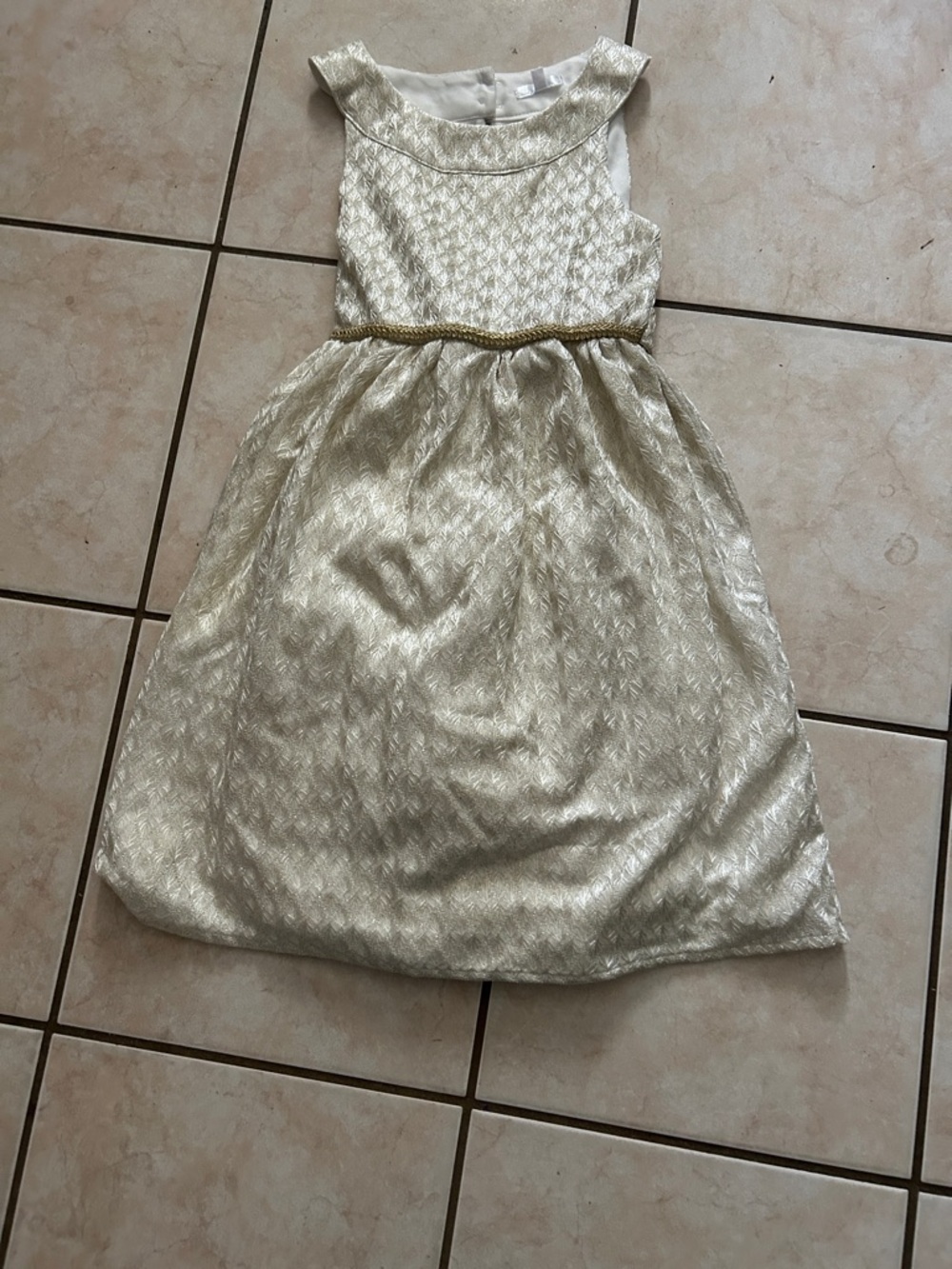 Girls' Gold Metallic Party Dress - Elegant Sleeveless Design